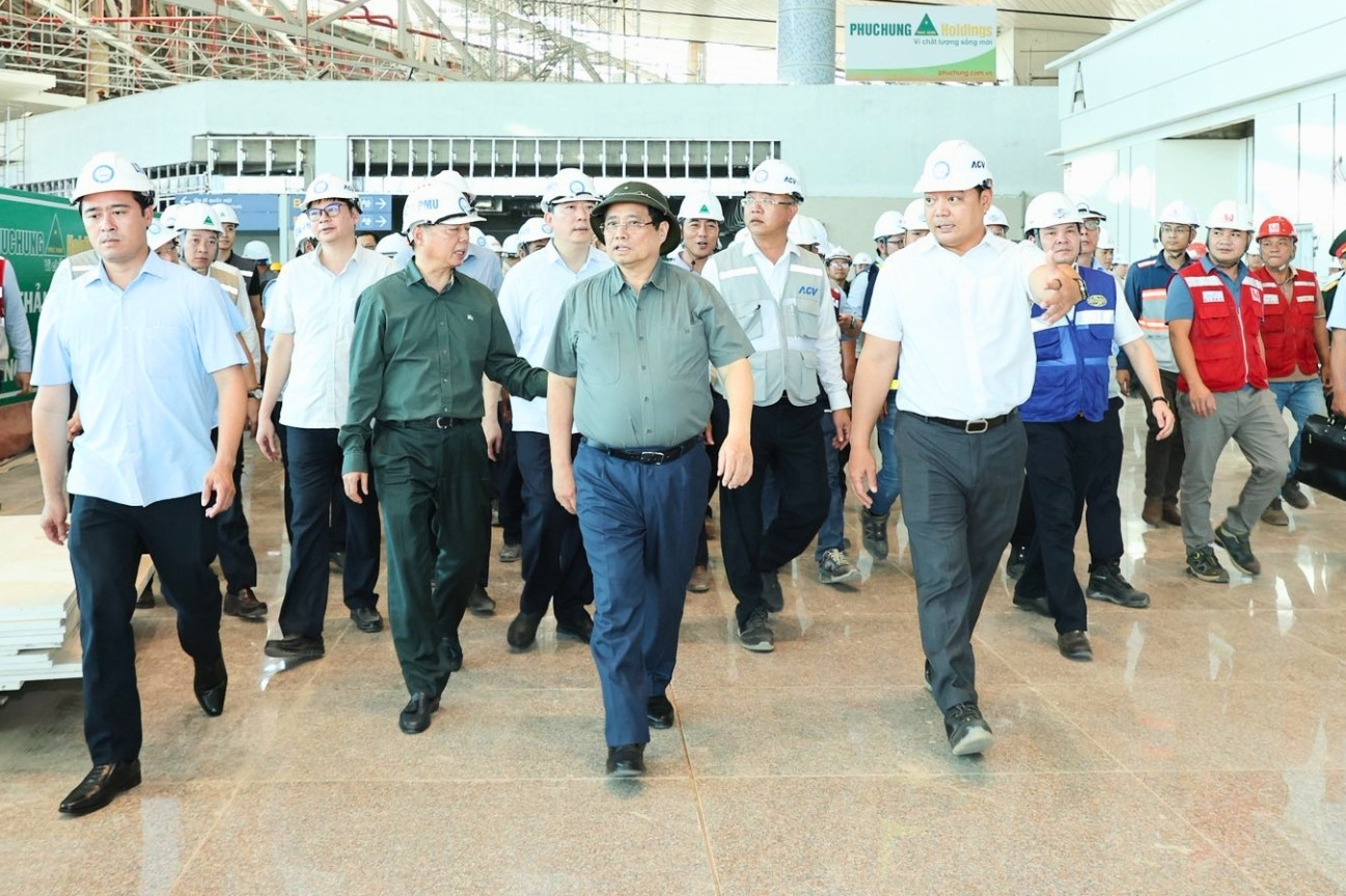 Thủ tướng Phạm Minh Chính kiểm tra chất lượng, tiến độ thi công sân bay Long Thành