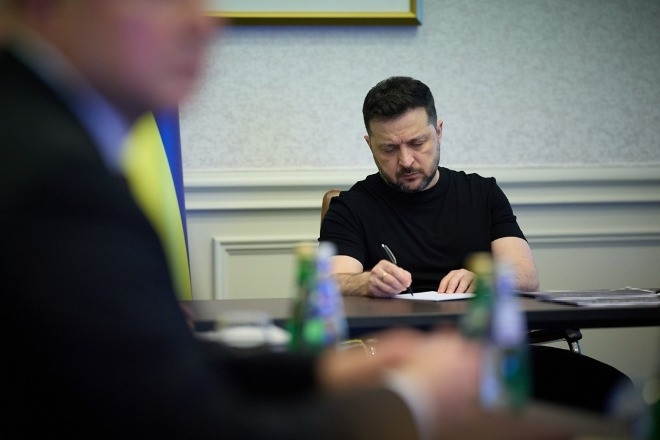 Tổng thống Ukraine lên tiếng sau khi bị Ngoại trưởng Mỹ tố 'nói dối' về Donbass