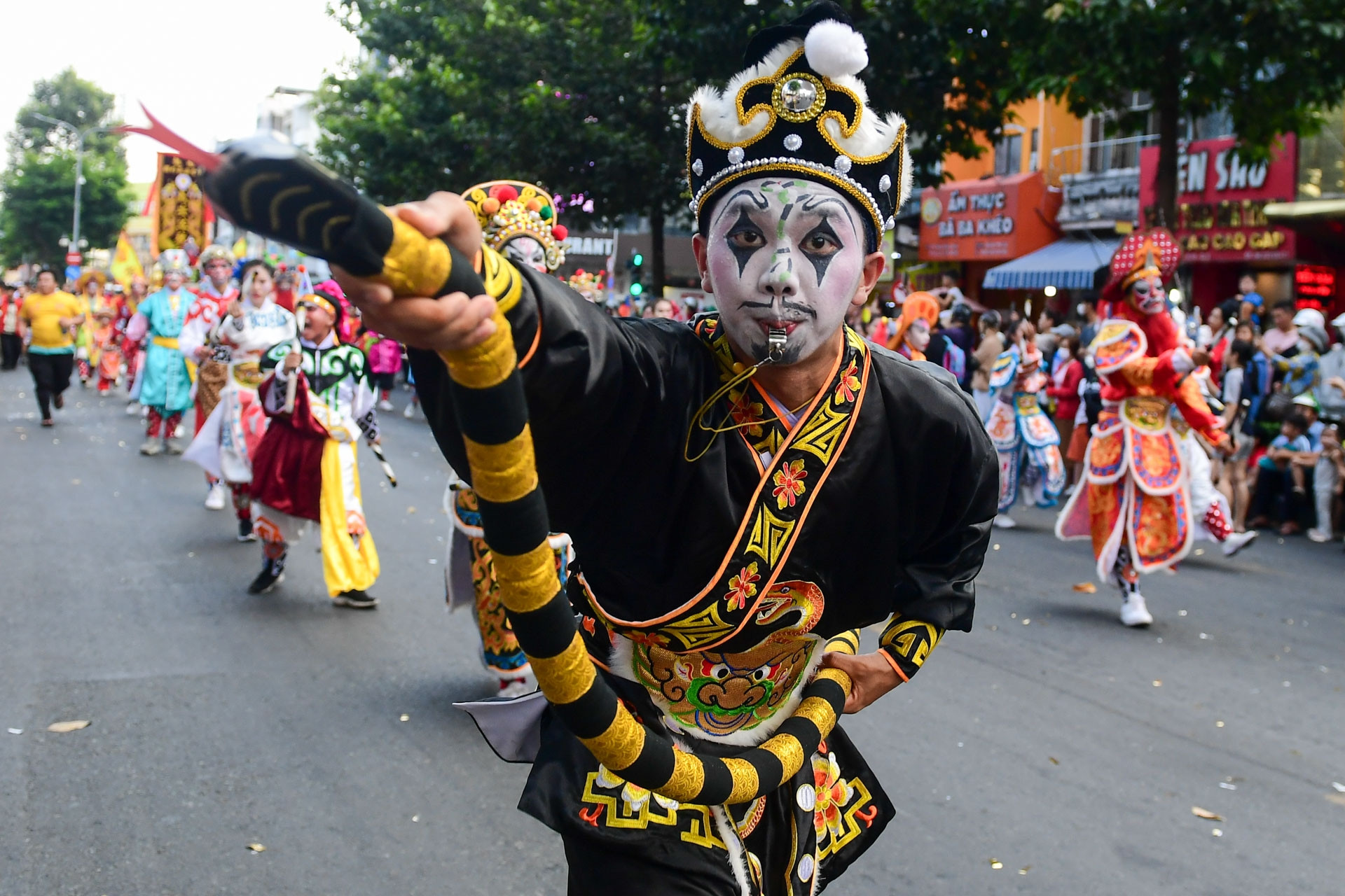 '108 anh hùng Lương Sơn Bạc' trên đường TPHCM