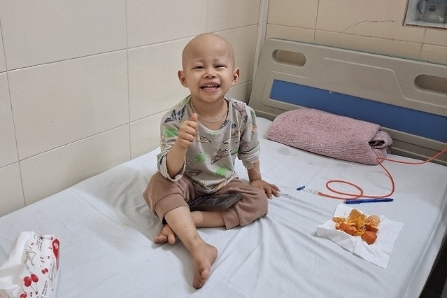 4 tuổi chống chọi ung thư giai đoạn cuối, bé Nam cần sự tiếp sức của cộng đồng