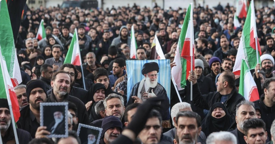 Báo Anh hé lộ chi tiết cách thức tình báo Israel theo dõi lãnh tụ tối cao Iran