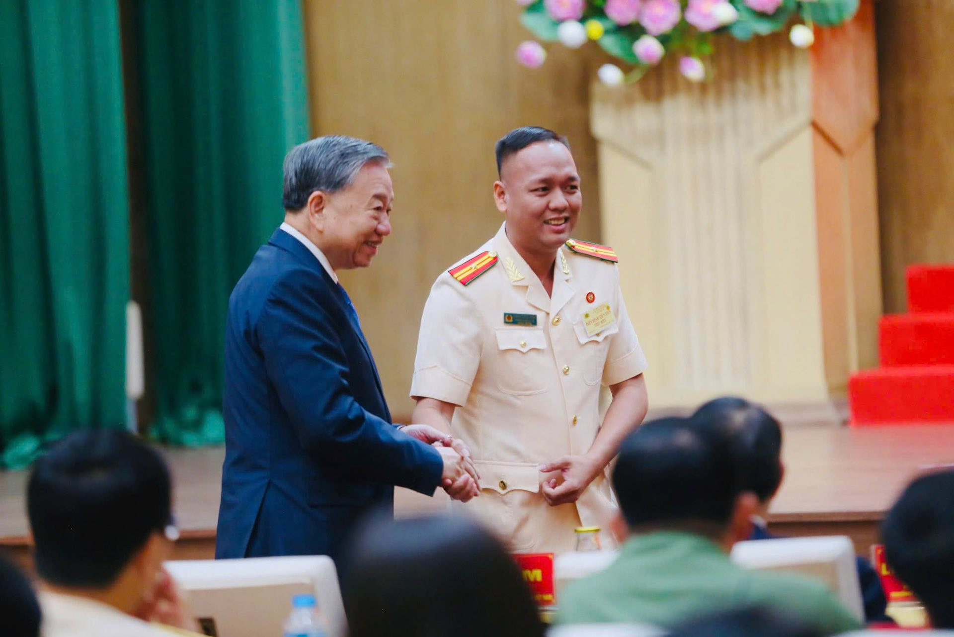 cong an quang tri.jpeg