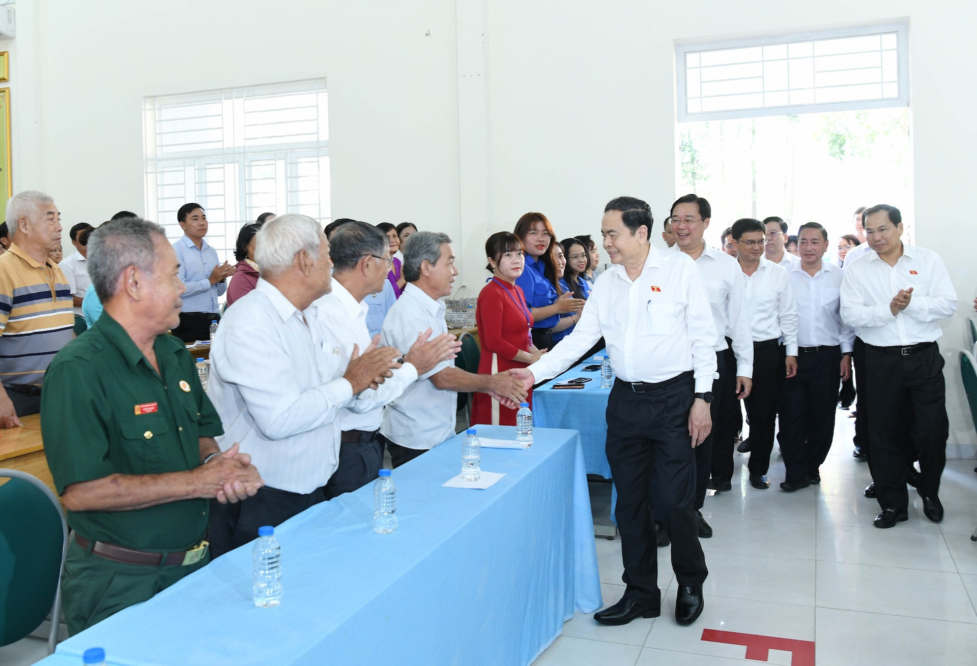 ctqh den tham du cuoc tiep xuc cu tri xa an nhon tay.dsc_2145.jpg