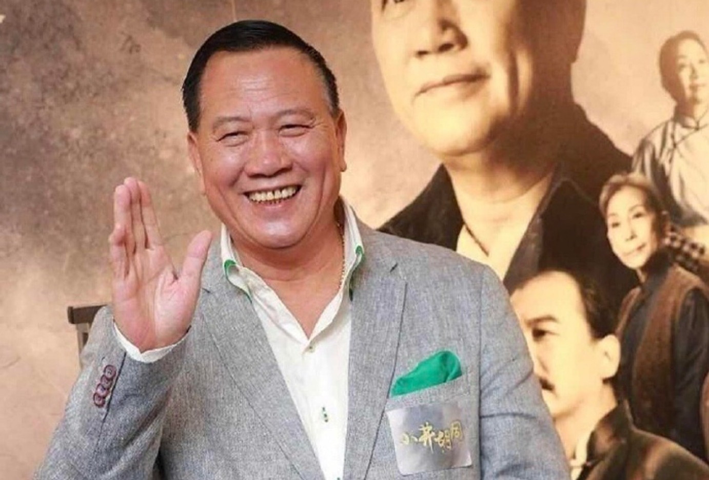 Diễn viên 'Người trong giang hồ' ngồi xe lăn vì biến chứng tiểu đường