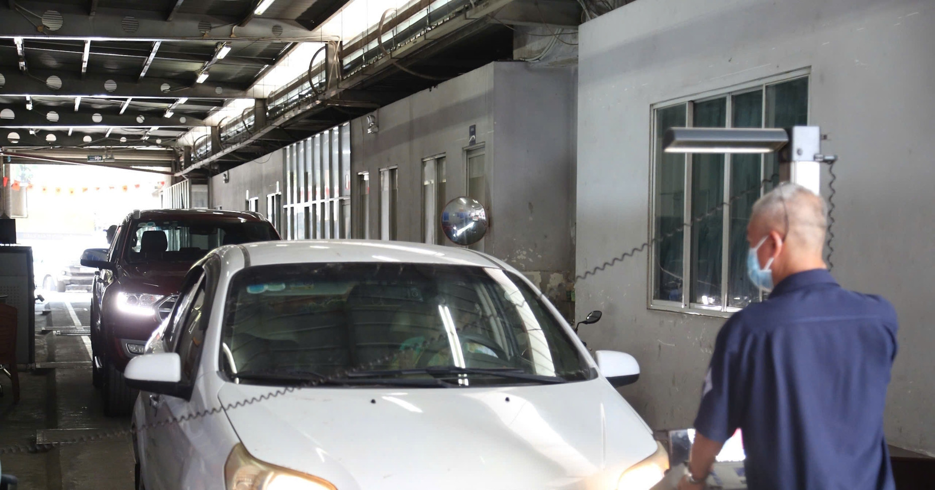 Đo khí thải ô tô &amp;apos;đạp hết chân ga&amp;apos;: Chỉ ký cam kết trong trường hợp đặc biệt