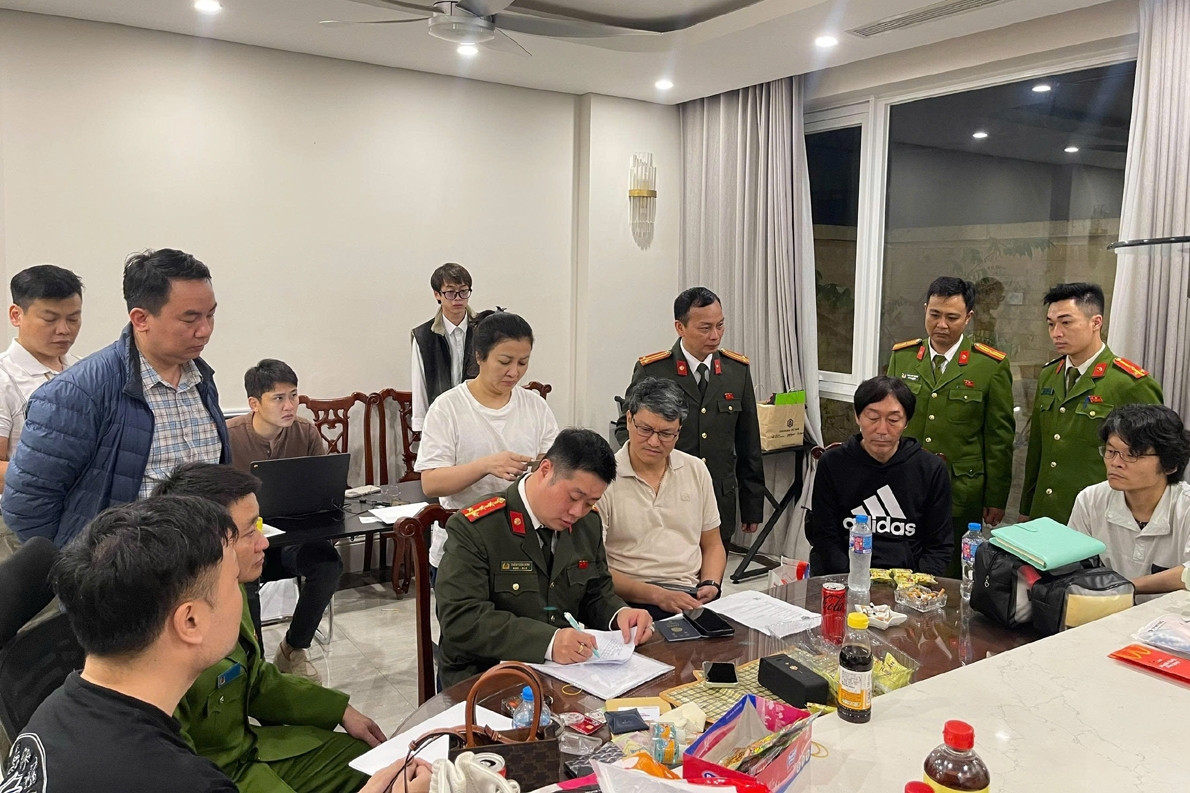 Đột kích 4 căn hộ tại Hà Nội, triệt phá nhóm giả danh cảnh sát Nhật Bản lừa 11 tỷ đồng