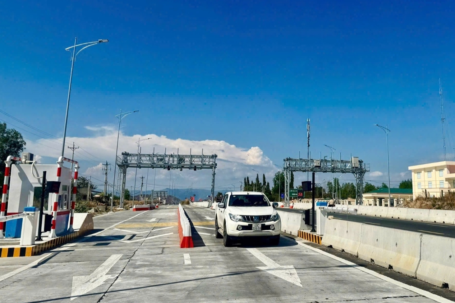  Ghi nhận hơn 10.000 giao dịch thu phí trên 5 tuyến cao tốc Bắc - Nam sau một đêm 