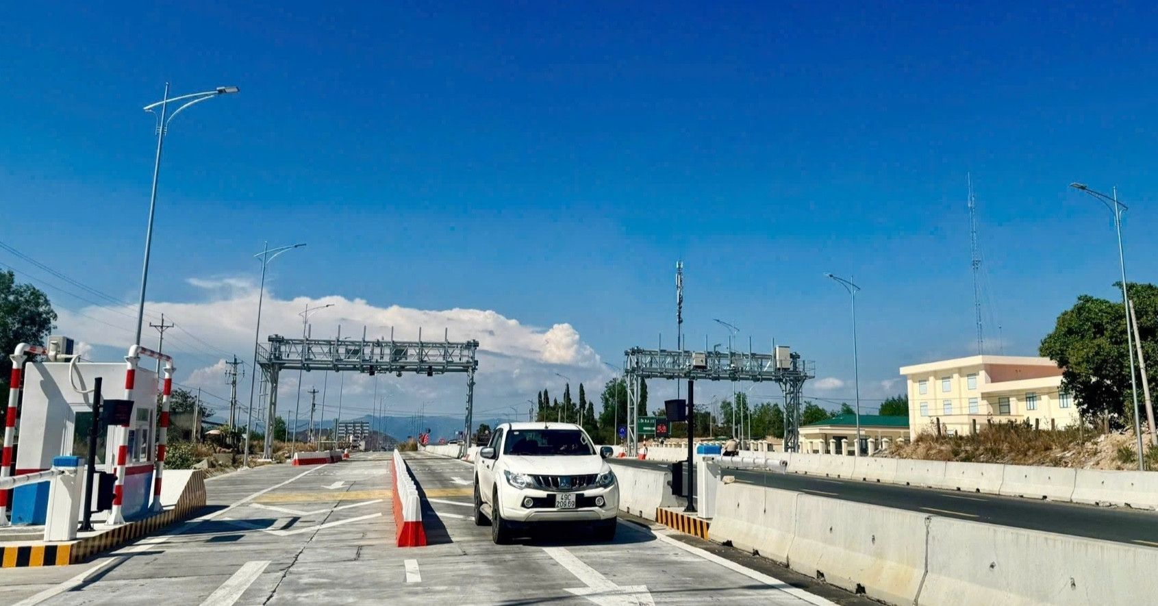 Ghi nhận hơn 10.000 giao dịch thu phí trên 5 tuyến cao tốc Bắc - Nam sau một đêm