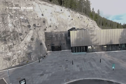 Hầm trú ẩn chống bom hạt nhân siêu hiện đại, sức chứa 7.000 người