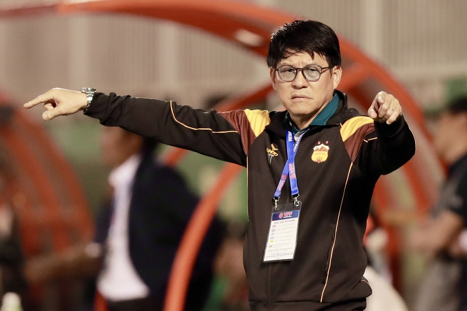 HLV Vũ Tiến Thành bất ngờ dẫn dắt CLB Ninh Bình