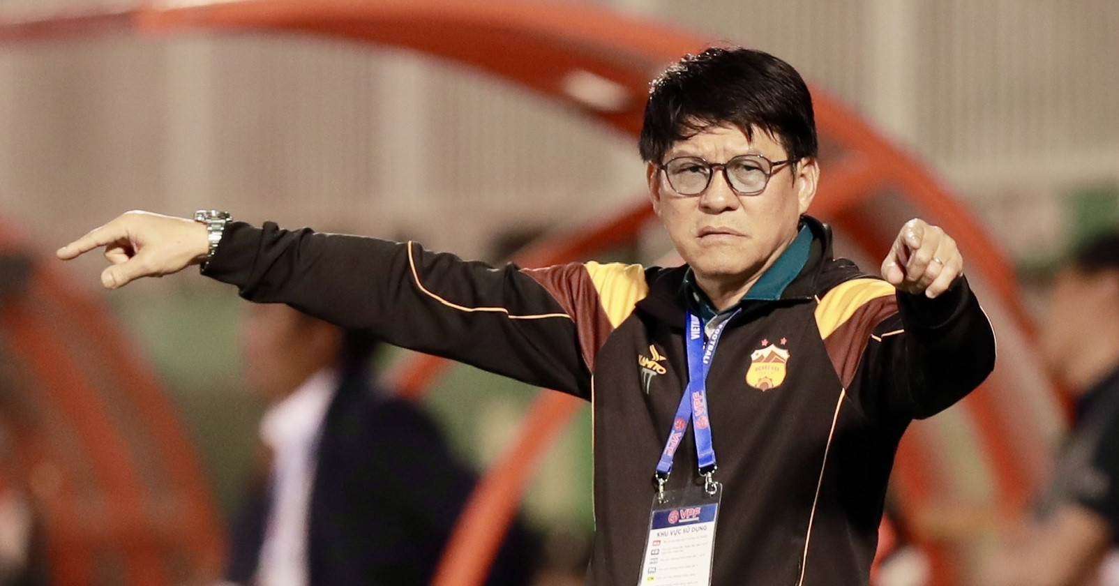 HLV Vũ Tiến Thành bất ngờ dẫn dắt CLB Ninh Bình