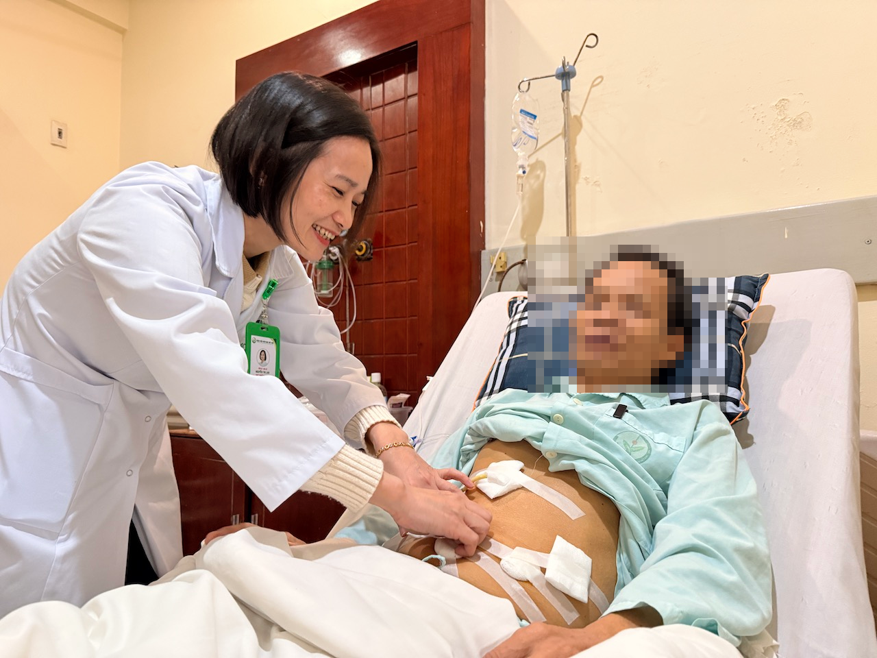 Đau bụng đi khám, người đàn ông bàng hoàng phát hiện mắc cùng lúc 2 loại ung thư IMG_5089.png