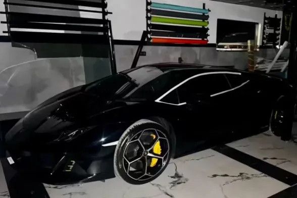 Siêu xe Lamborghini Huracan bị tạm giữ vì nghi làm giả giấy tờ trốn thuế