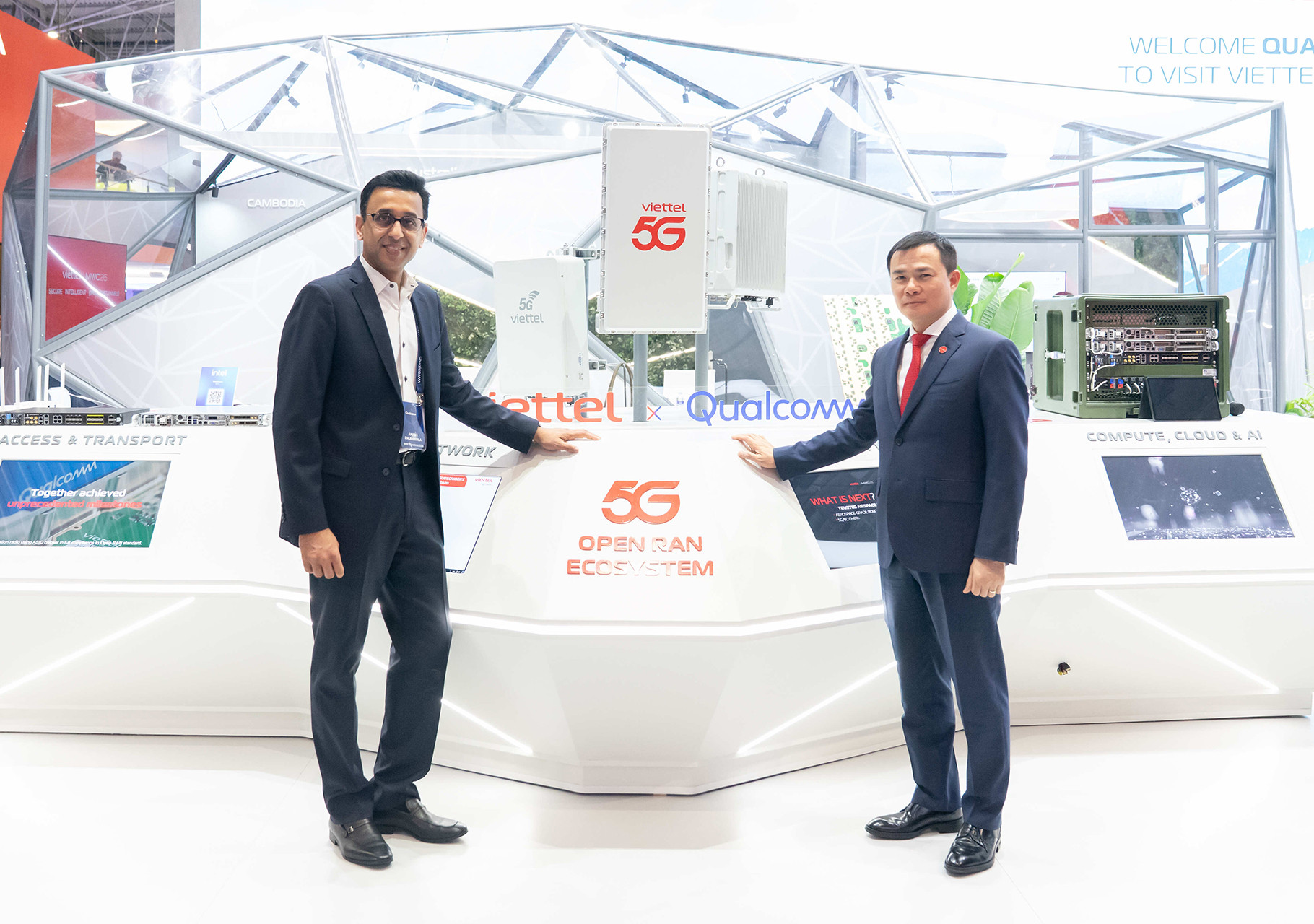 Tong Giam doc Viettel Tao Duc Thang tai khong gian cong nghe Viettel tai MWC Barcelona 2026.jpg