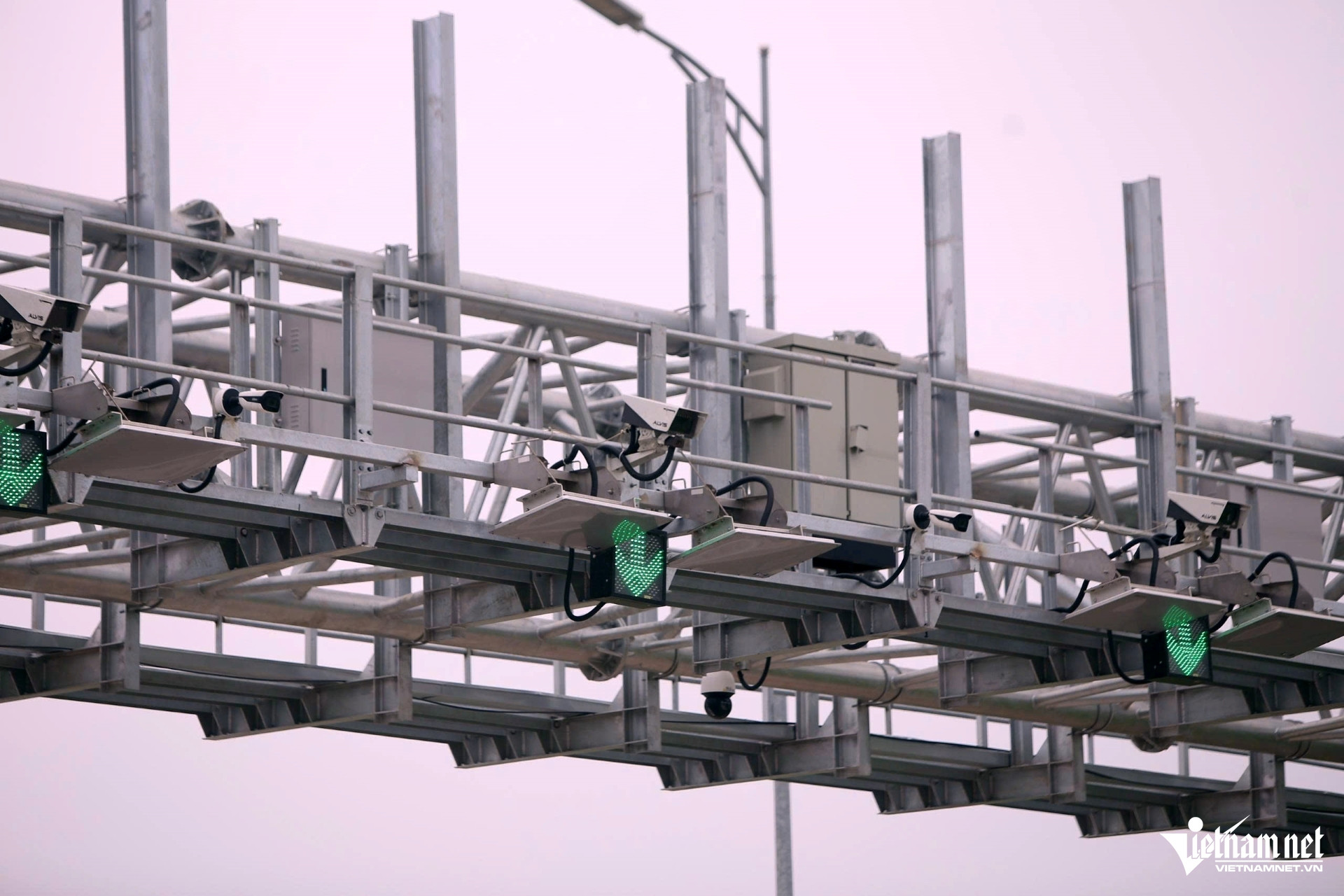 W-a6Nhiều phương tiện mắc lỗi.jpg