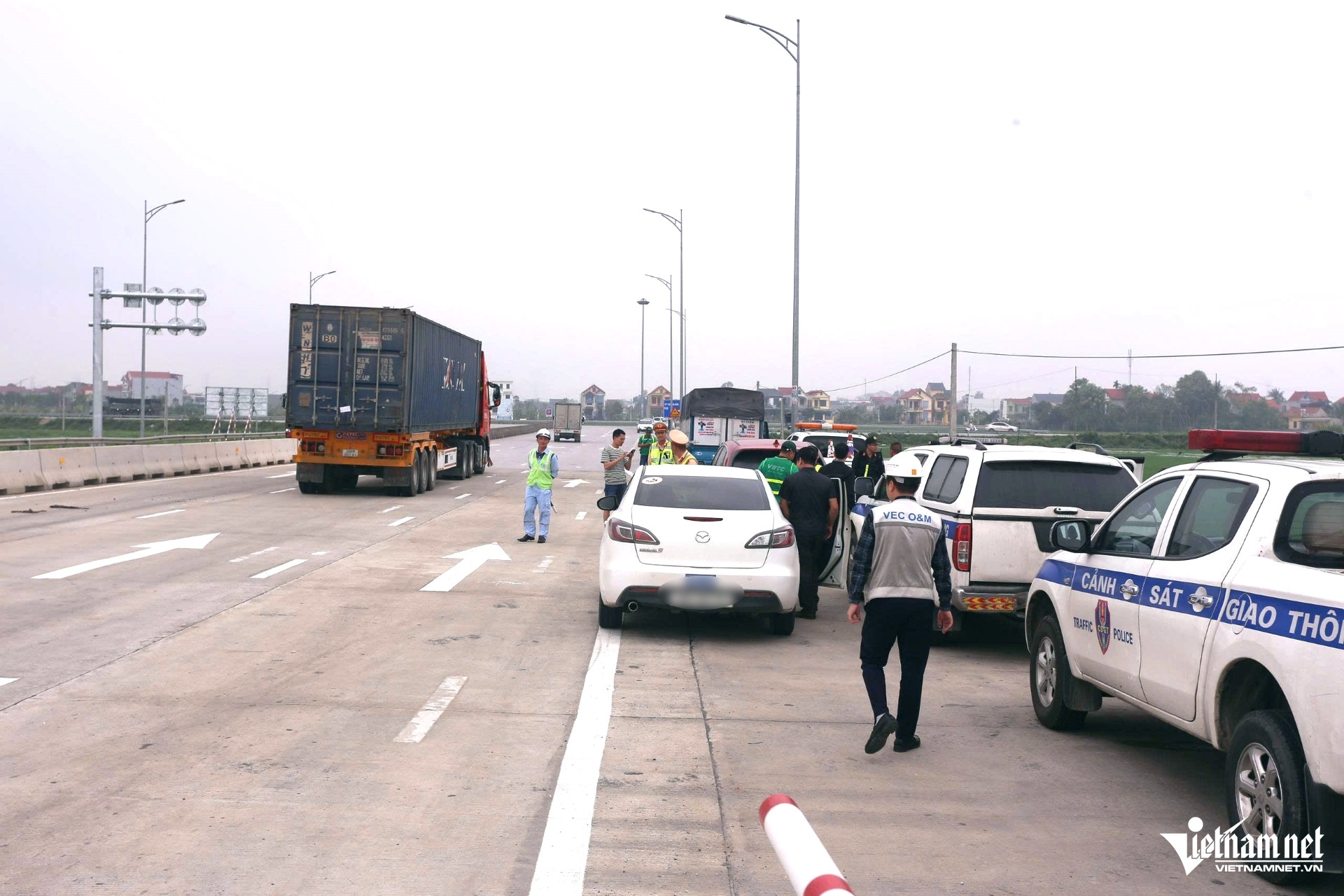 W-a7Nhiều phương tiện mắc lỗi.jpg