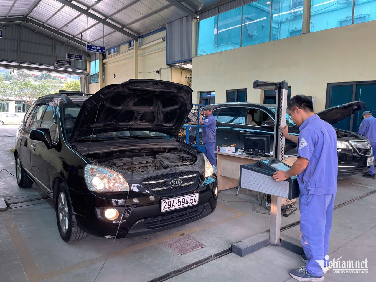 W-Dang kiem o to 5.jpg