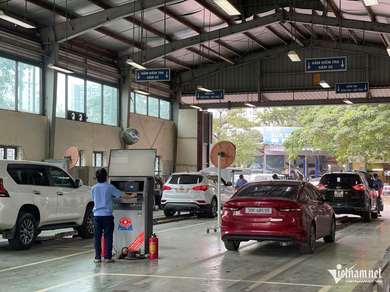 W-Dang kiem o to 6.jpg