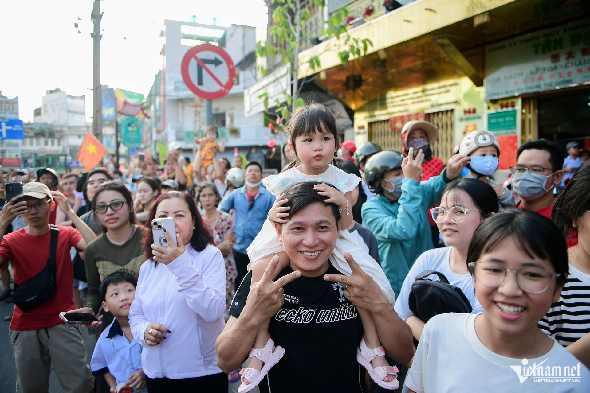 W-nguyên tiêu nguyễn huế 3.jpg