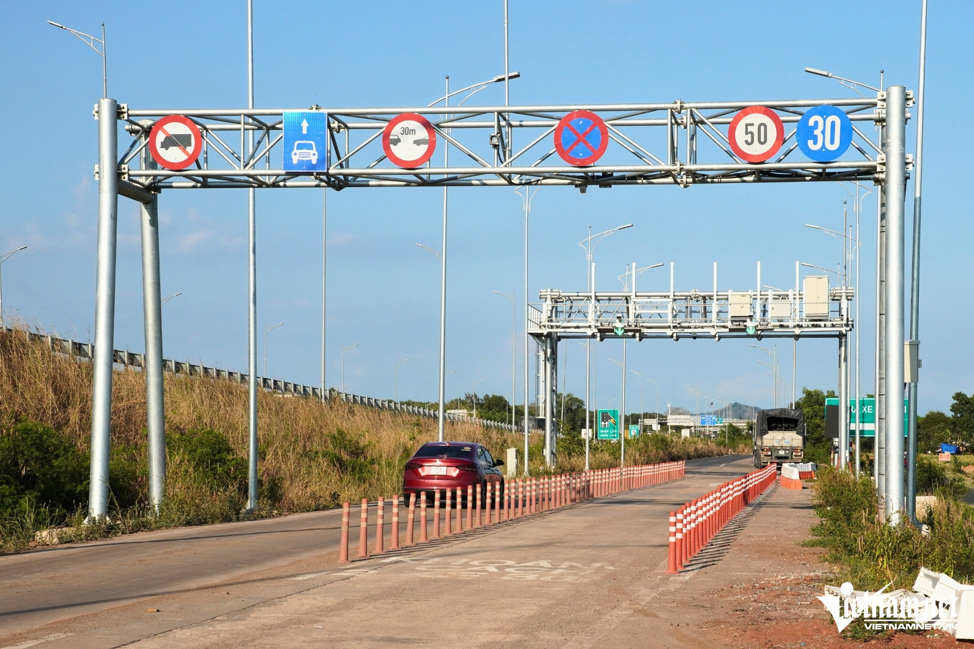 W-thu phi cao toc6.jpg