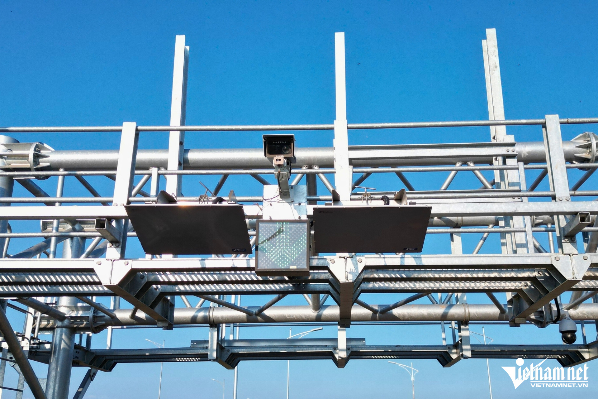 W-thu phi cao toc8.jpg