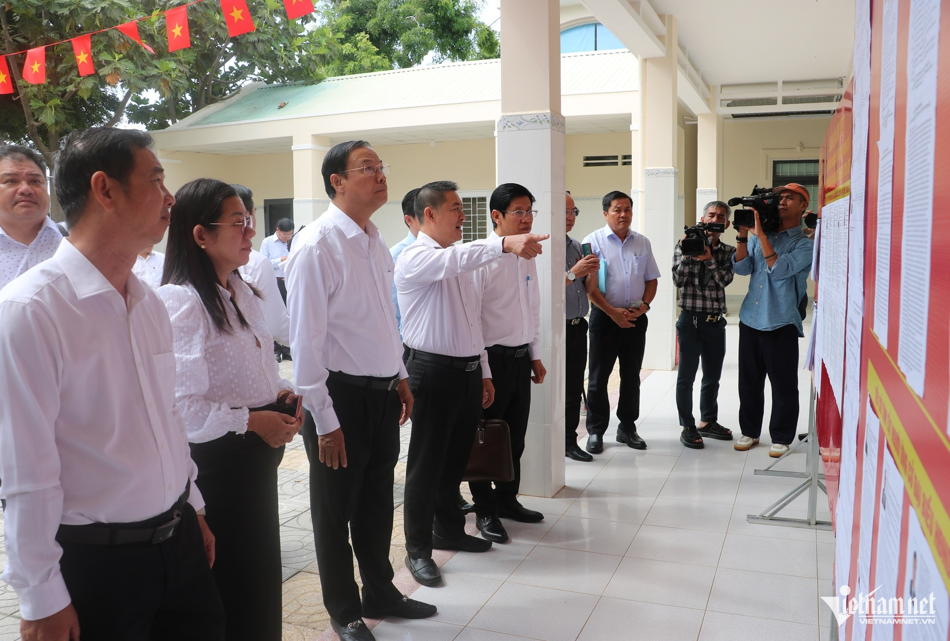 W-Xã ven biển TPHCM chủ động bố trí thùng phiếu cho khách vãng lai, cử tri đi biển..JPG.jpg