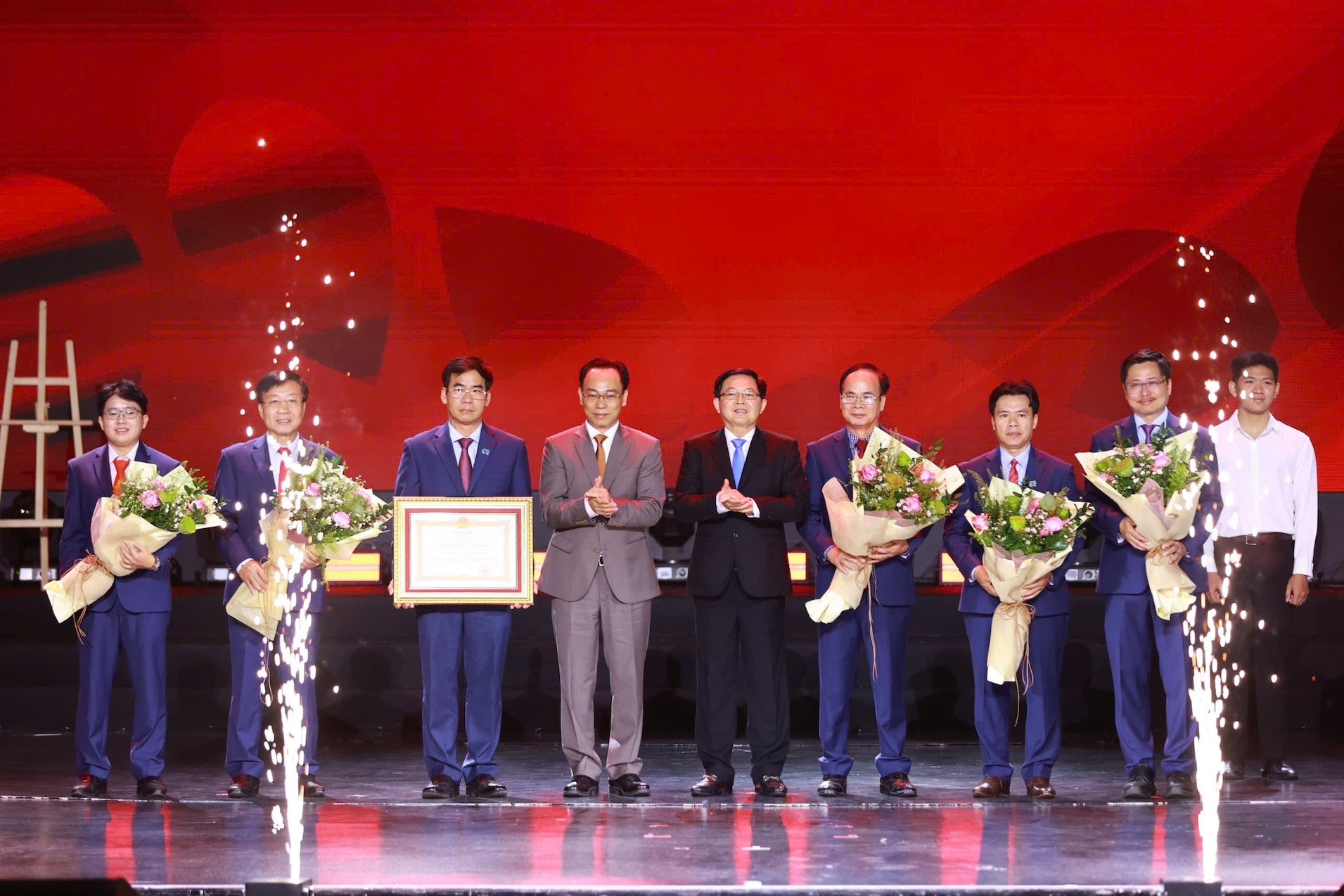 4 giáo sư, phó giáo sư nhận Giải Tinh hoa pháp lý