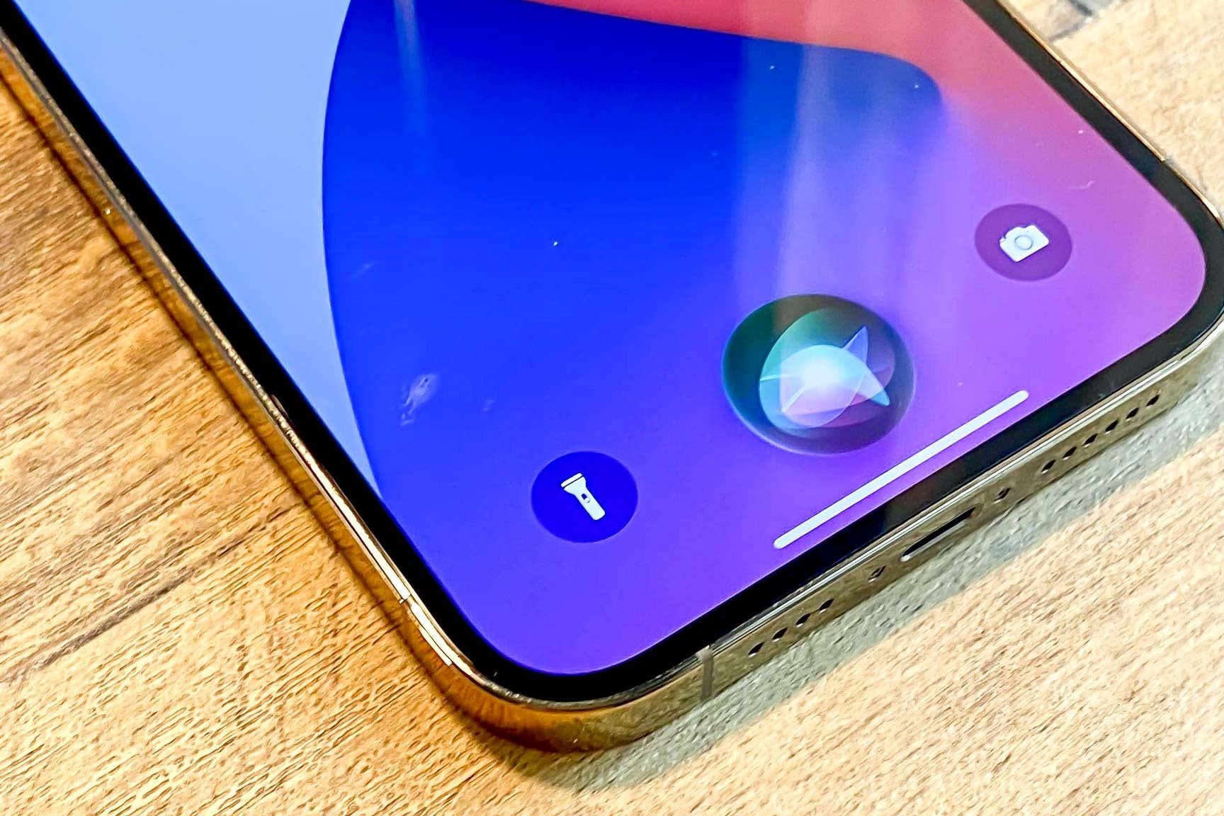 Apple xoay trục ‘kế hoạch B’, biến iPhone thành trung tâm của mọi chatbot