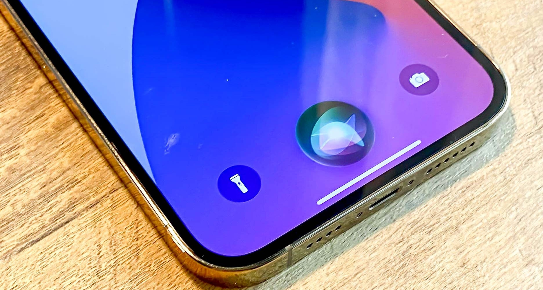 Apple xoay trục ‘kế hoạch B’, biến iPhone thành trung tâm của mọi chatbot