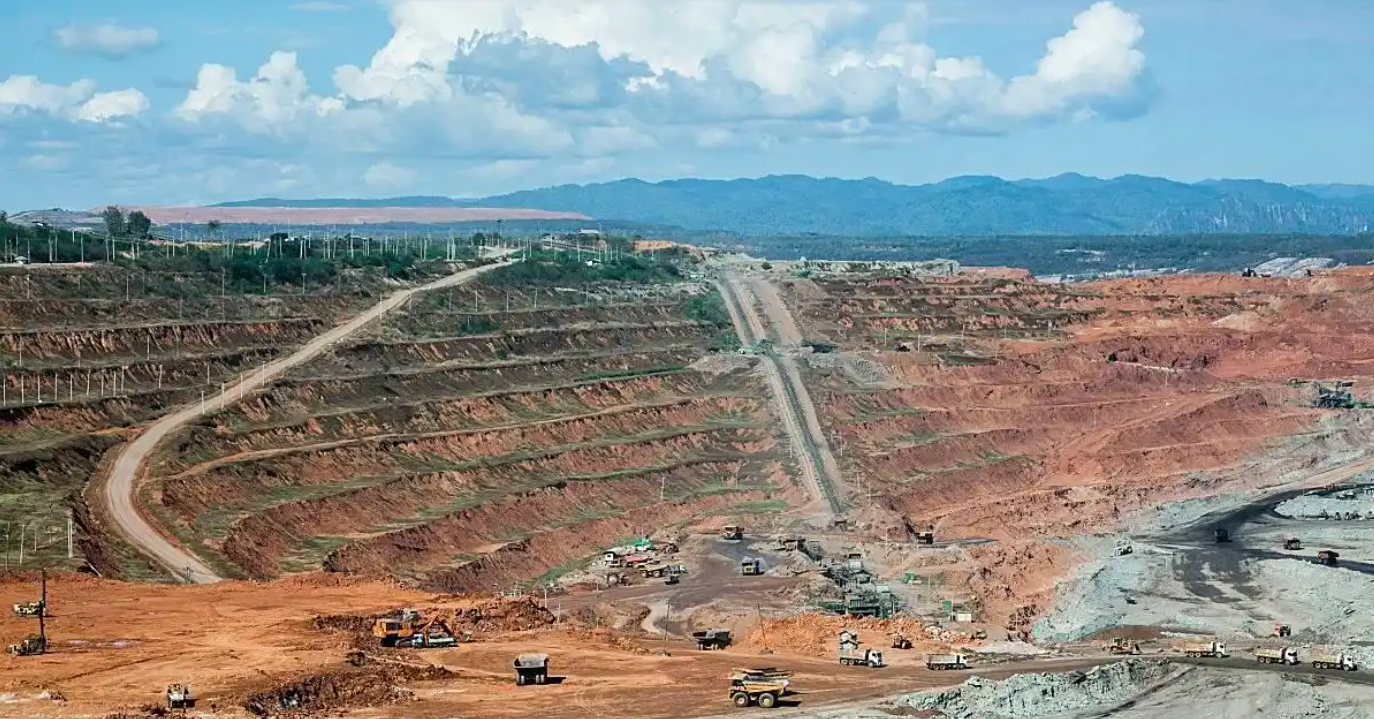 Bên trong mỏ đất hiếm lớn nhất thế giới trữ lượng 1,4 tỷ tấn