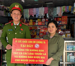 đại uý nghĩa.jpg