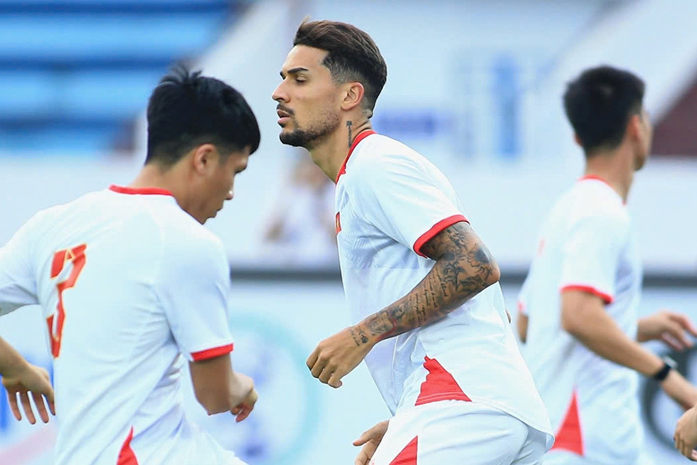 Hoàng Hên trở lại Thiên Trường, quyết 'xé lưới' Malaysia