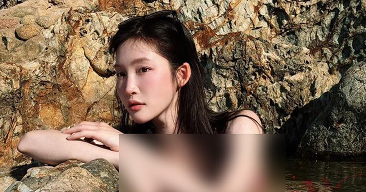 Juky San bị chỉ trích vì hành động mặc bikini tắm trong giếng tiên