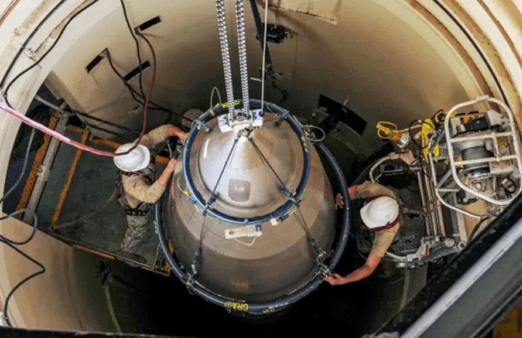 Tên lửa LGM-35A Sentinel 13.000km, công nghệ MIRV, kẻ hủy diệt khiến mọi hệ thống phòng thủ thành 'đồ chơi'