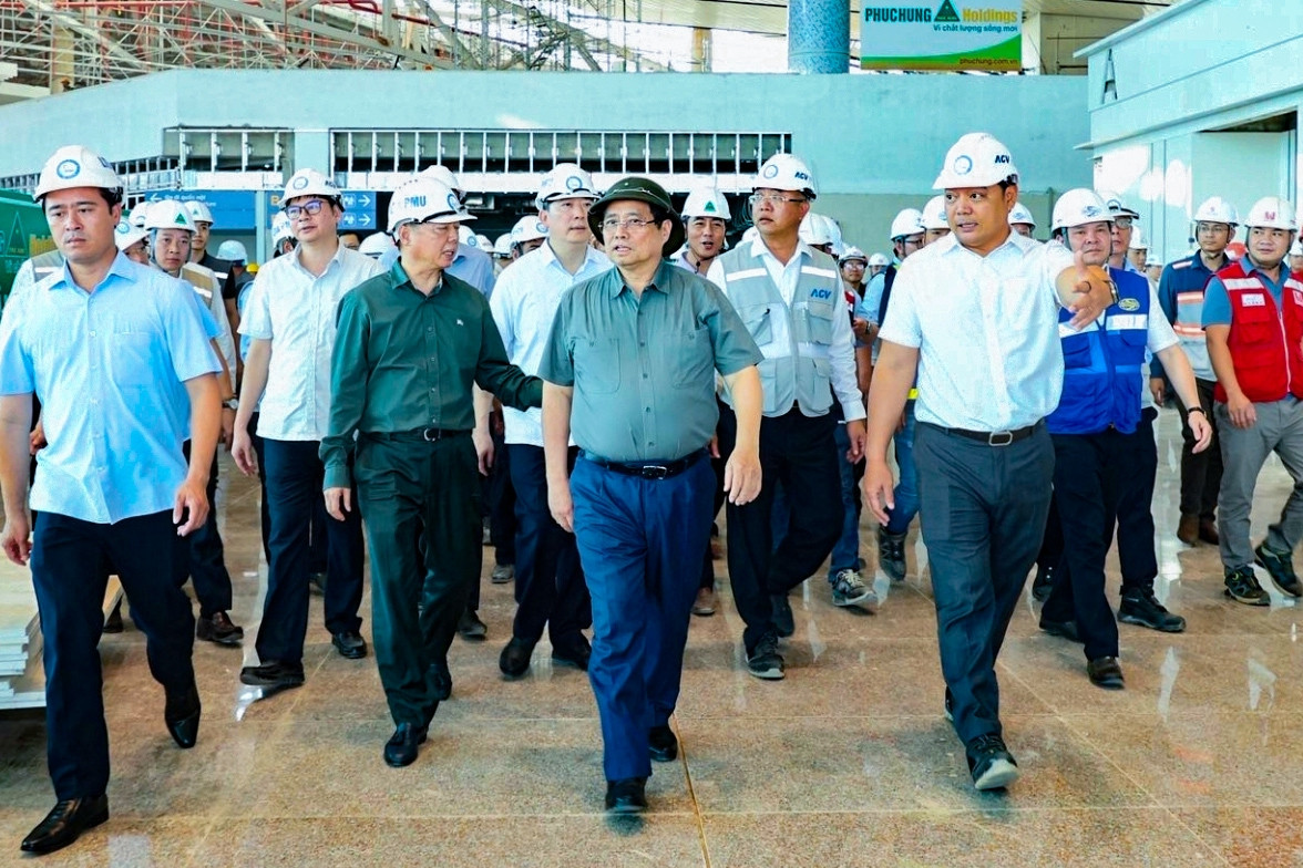 Thủ tướng Phạm Minh Chính kiểm tra chất lượng, tiến độ thi công sân bay Long Thành