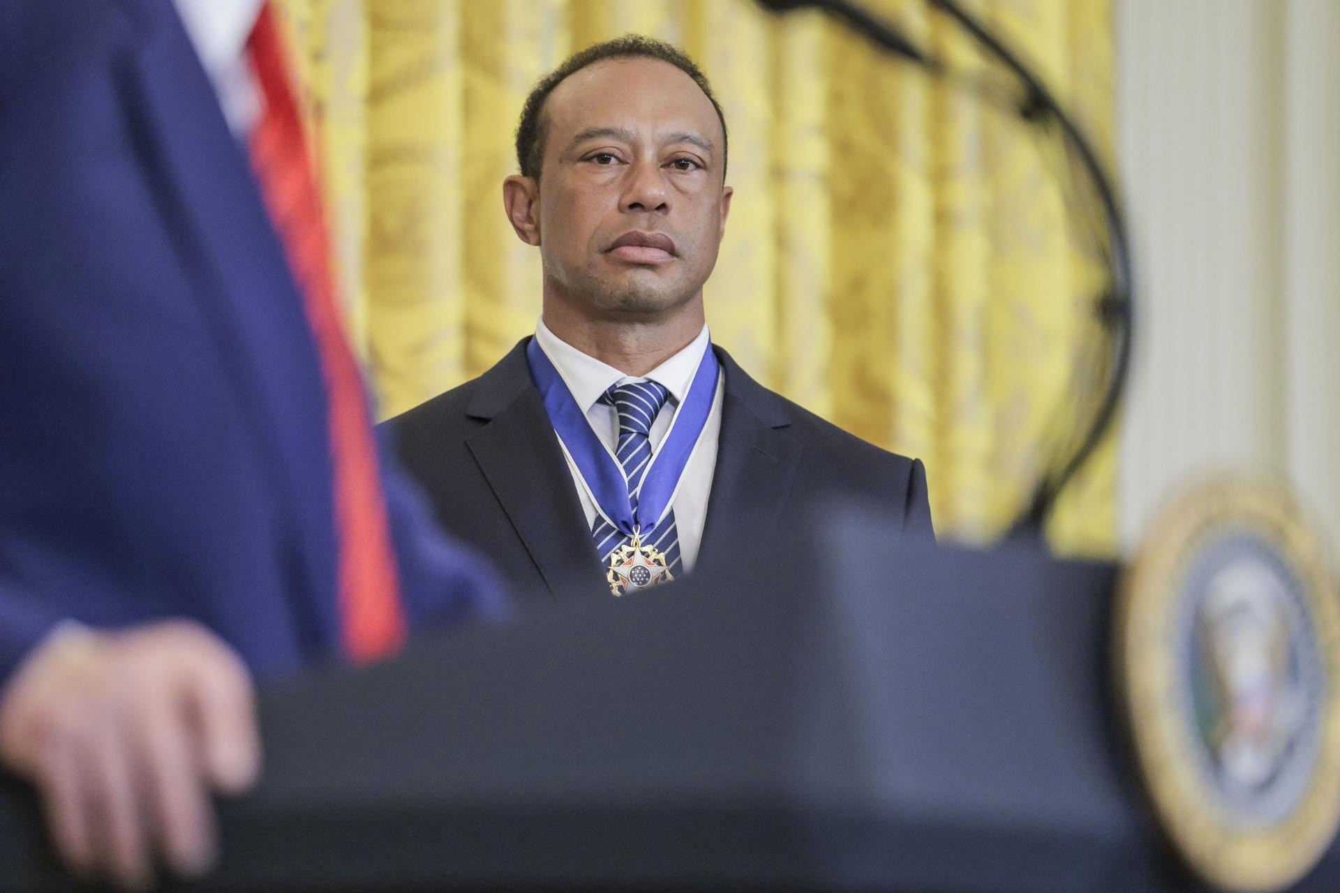 Tiger Woods tự hủy hoại mình: Giữa huyền thoại và con người