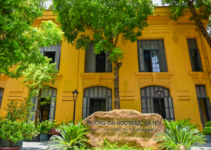 truong dai hoc duoc ha noi 1545.png