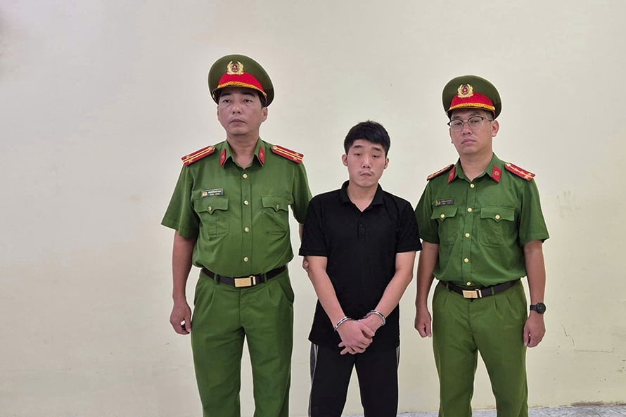 Truy tố 2 TikToker 'Tàng Keng Ông Trùm' và 'Dù Bầu Trời'