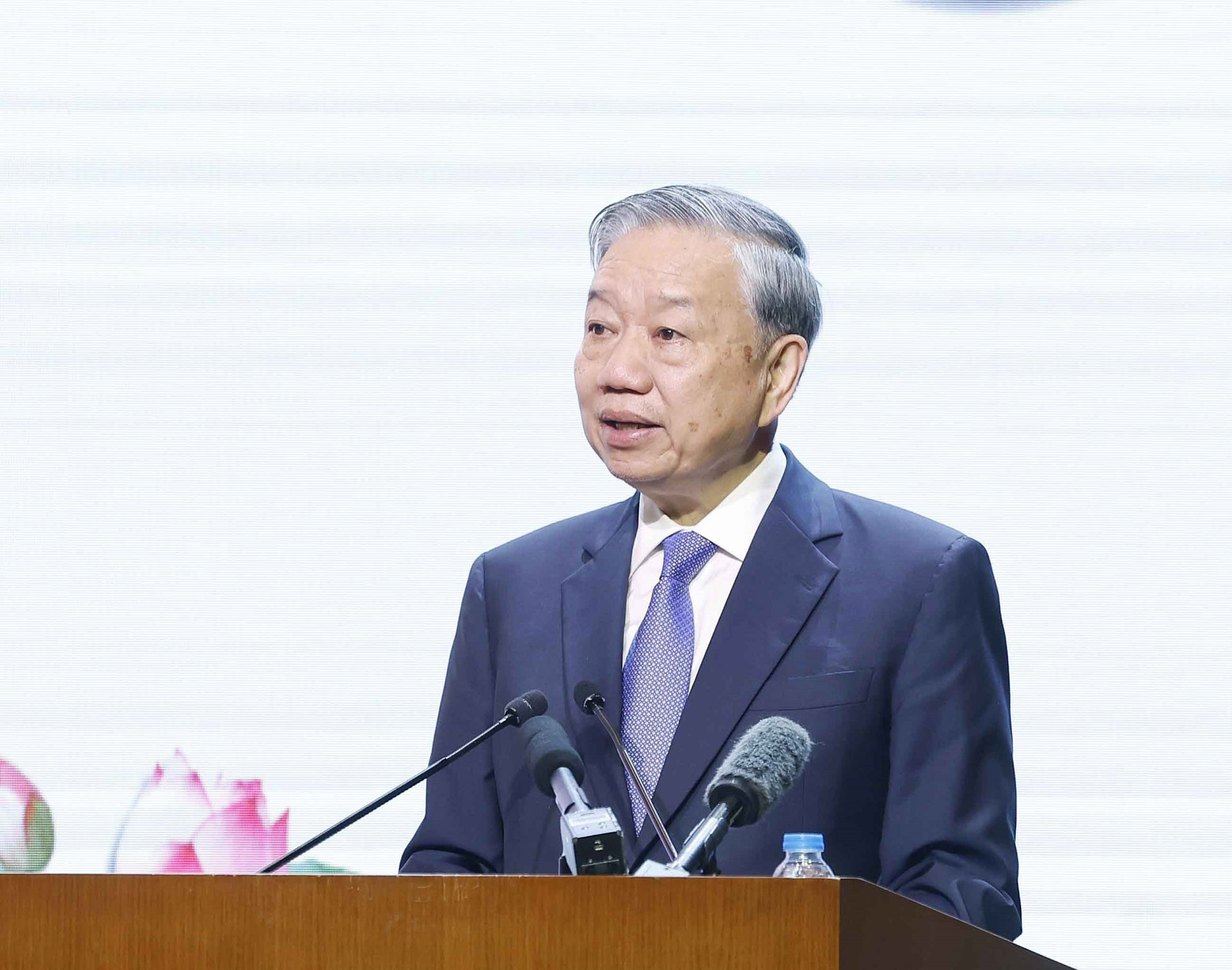 vnapotaltongbithutolambiquanuytrunguongduledonnhanhuanchuonghochiminhvakyniem75namngaytruyenthong141951 142026cuabenhvi8671740 1774862333826485866670.jpg