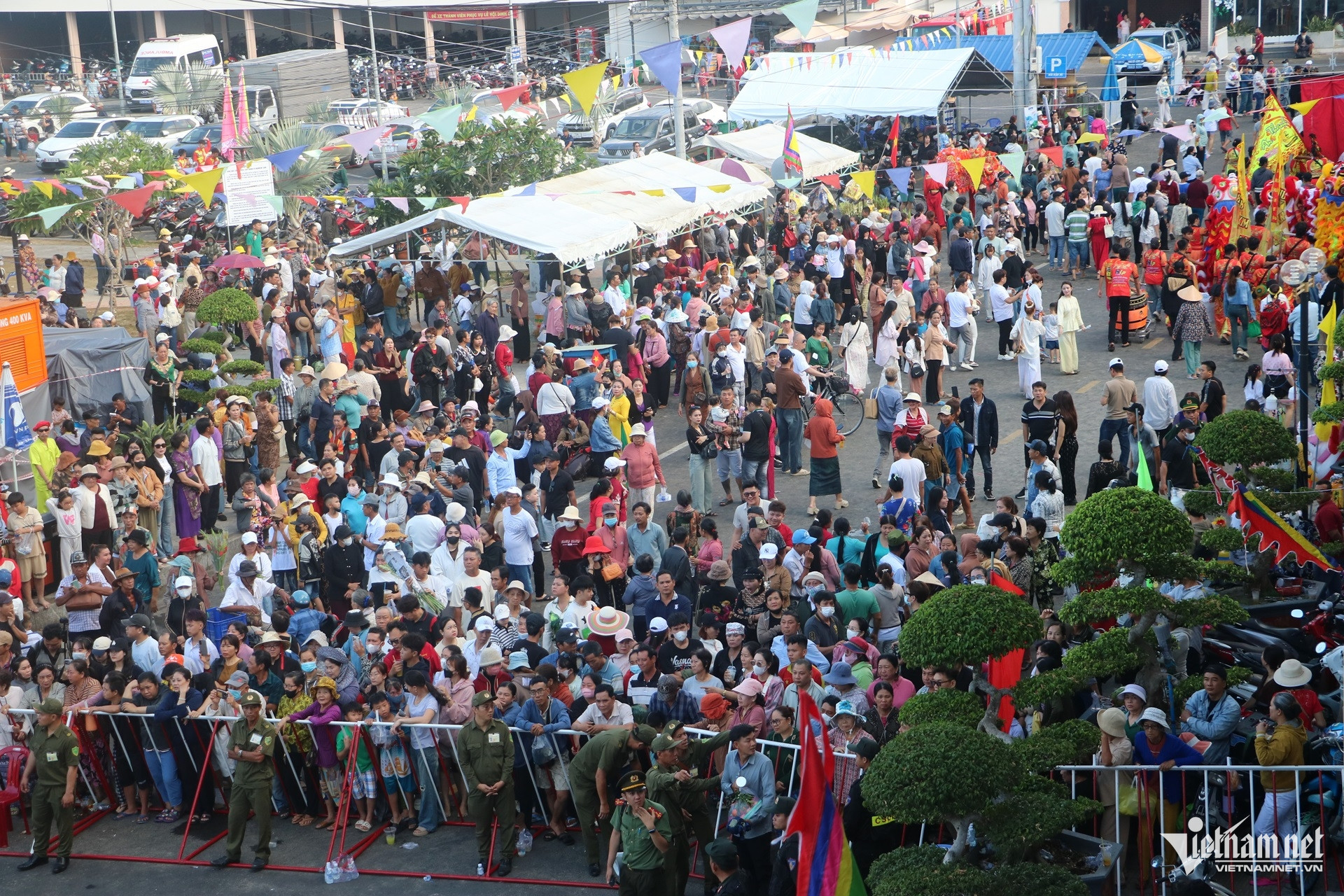 W-lễ hội dinh cô long hải.11.JPG.jpg