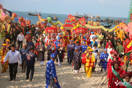 https://static-images.vnncdn.net/vps_images_publish/000001/000003/2026/3/30/w-le-hoi-dinh-co-long-hai7jpg-1572.jpg