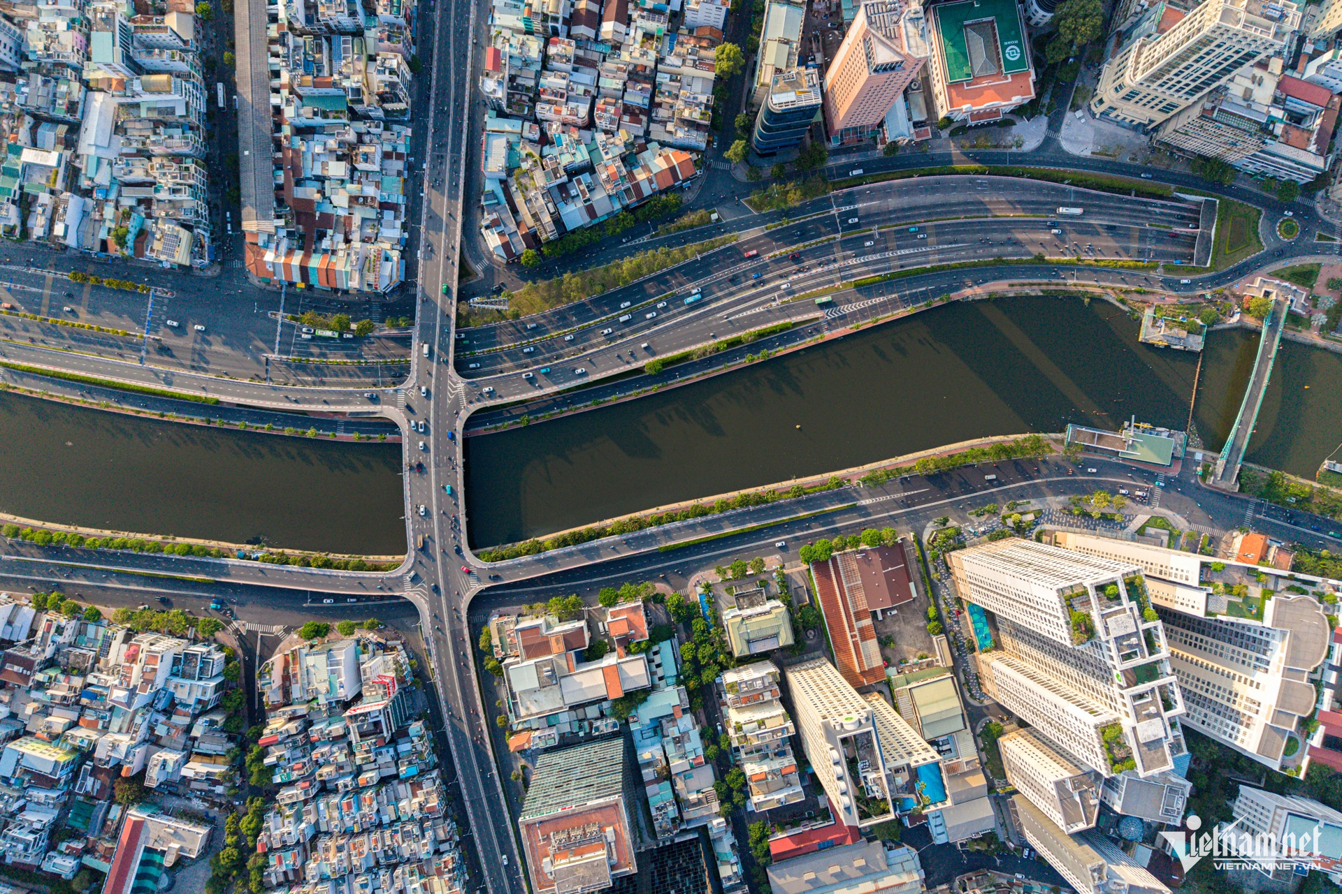 W-TPHCM Nguyễn Huế 13.jpg