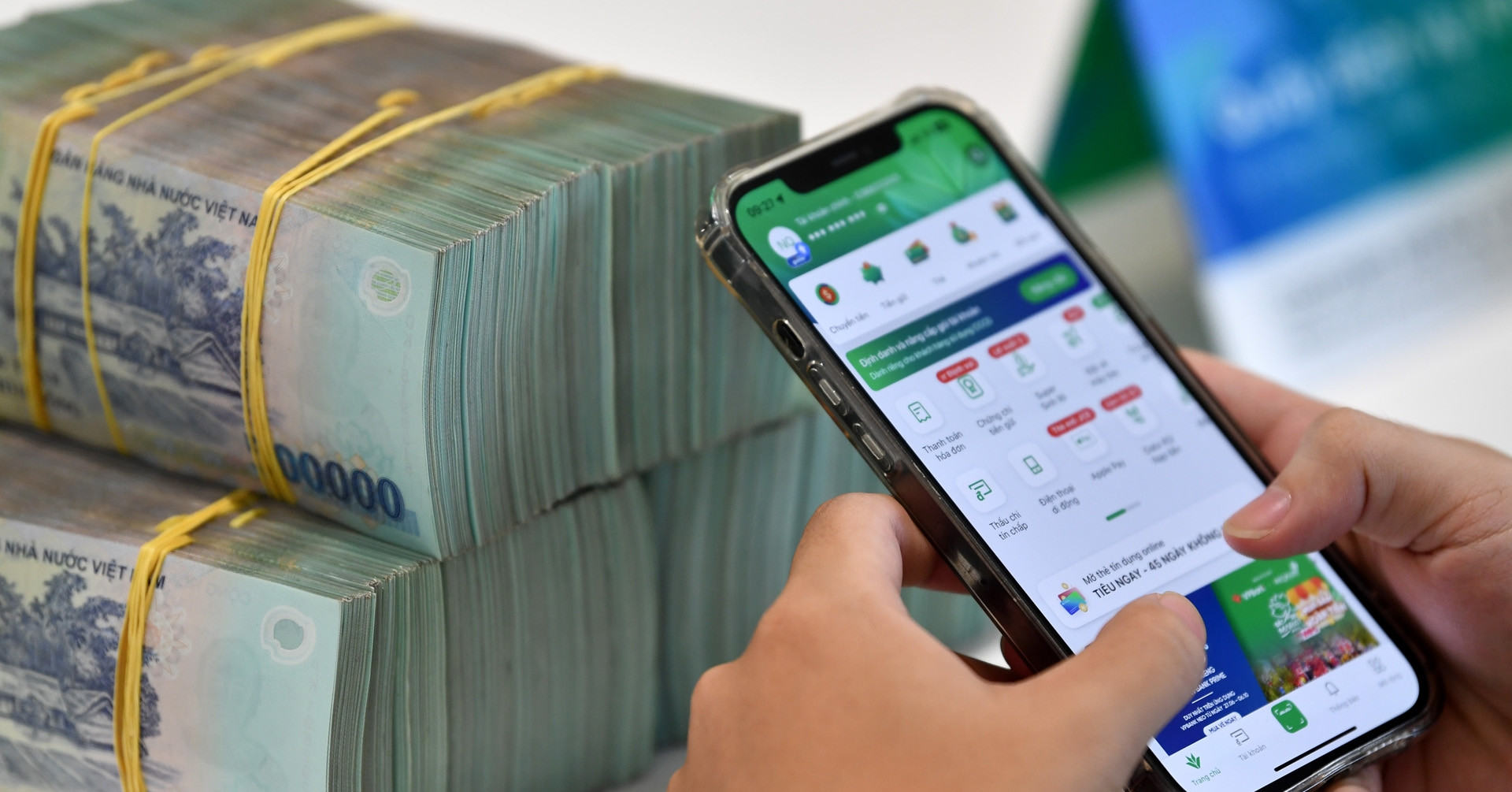 Lãi suất ngân hàng hôm nay 31/3/2026: Dồn dập tăng, lãi tiền gửi lập đỉnh mới