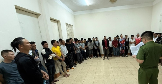Bắt 45 đối tượng trong đường dây đánh bạc lớn, thu giữ nhiều ô tô và tiền mặt
