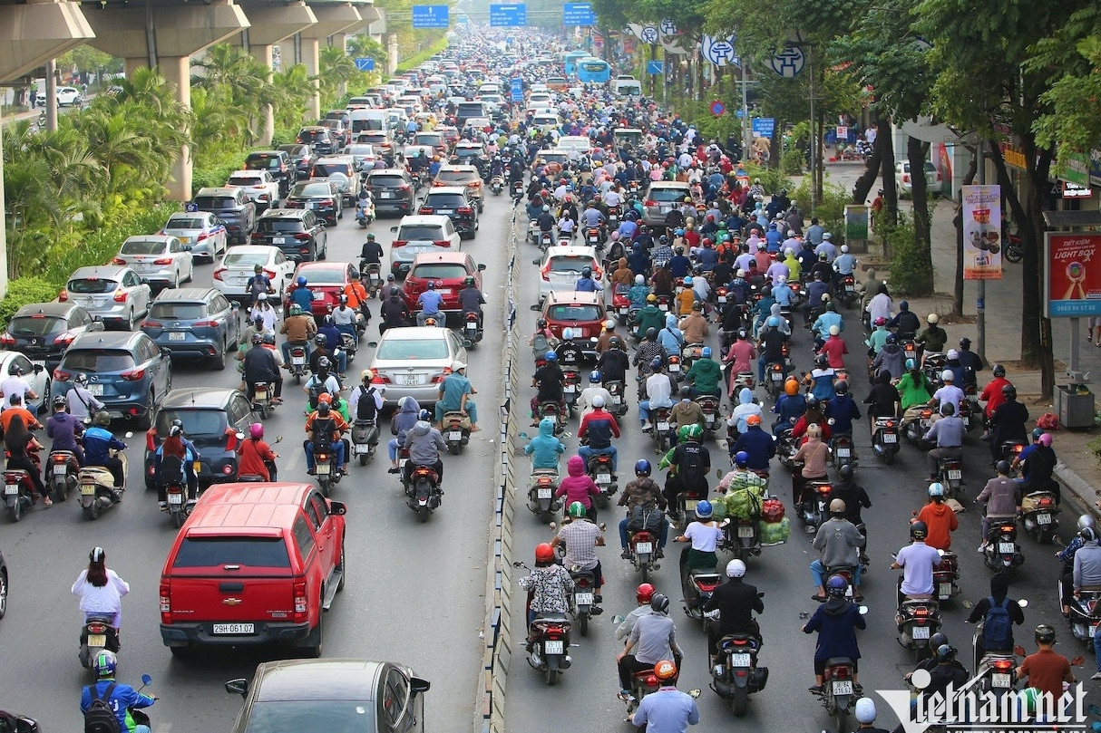 Camera AI 'bắt' hơn 3 triệu lượt xe máy đi sai làn trên 2 tuyến đường ở Hà Nội