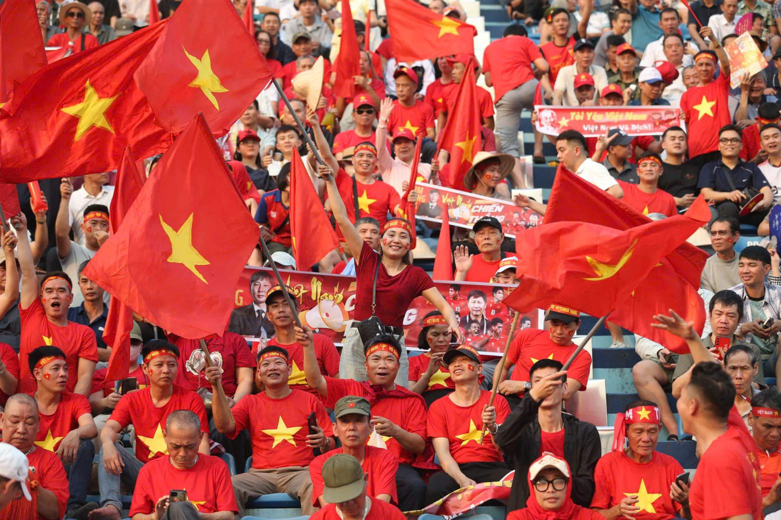 https://vms-files.vietnamnet.vn/vps_images_publish/000001/000003/2026/3/31/cdv-viet-nam-5-2104.jpg