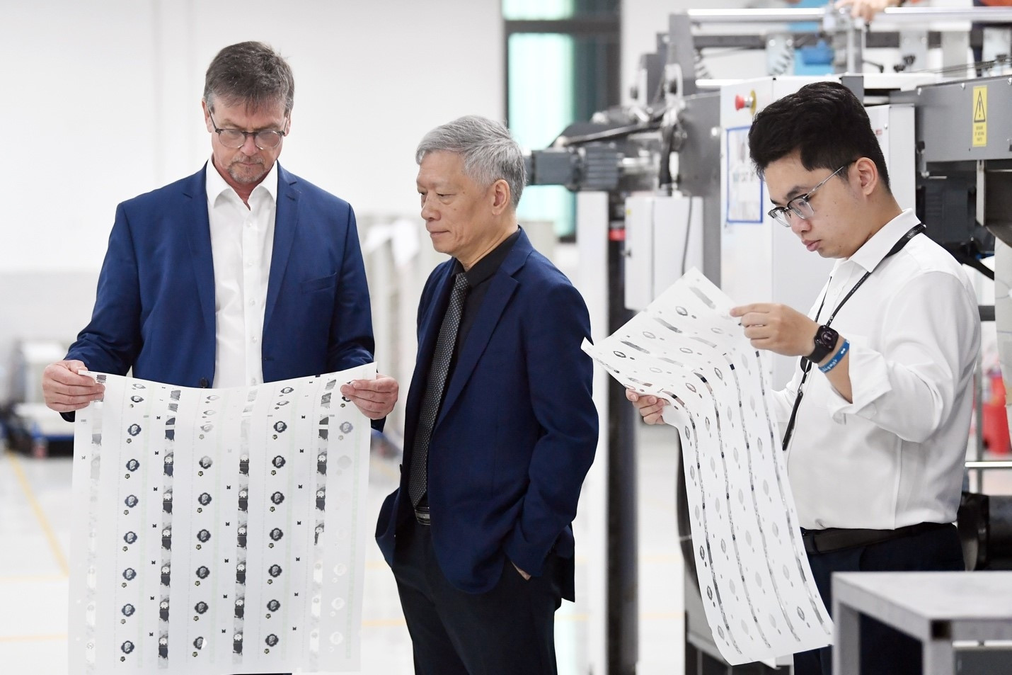 Công ty Polymer Q&T hợp tác KURZ nghiên cứu công nghệ bảo mật nền tiền polymer