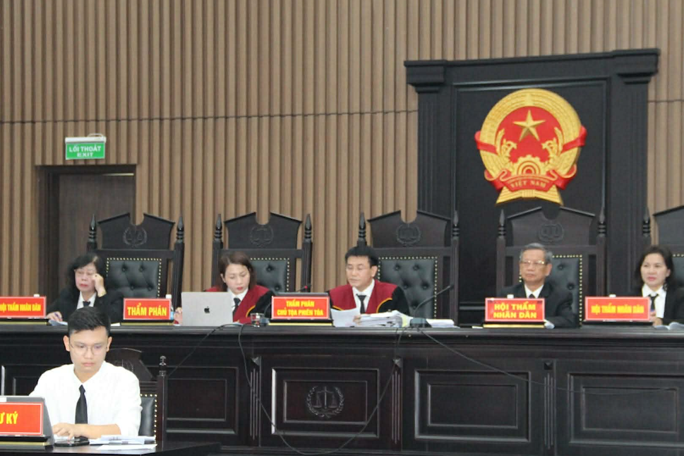 Cựu Phó Cục trưởng bị xét xử vắng mặt, gửi đơn từ Canada trần tình lý do