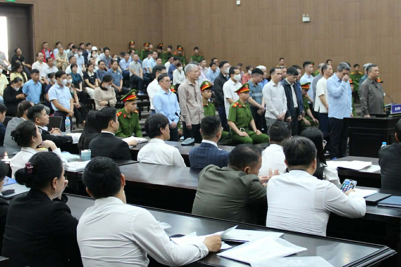 Cựu Phó giám đốc Công ty Hoàng Dân khai việc xách túi tiền đưa cán bộ