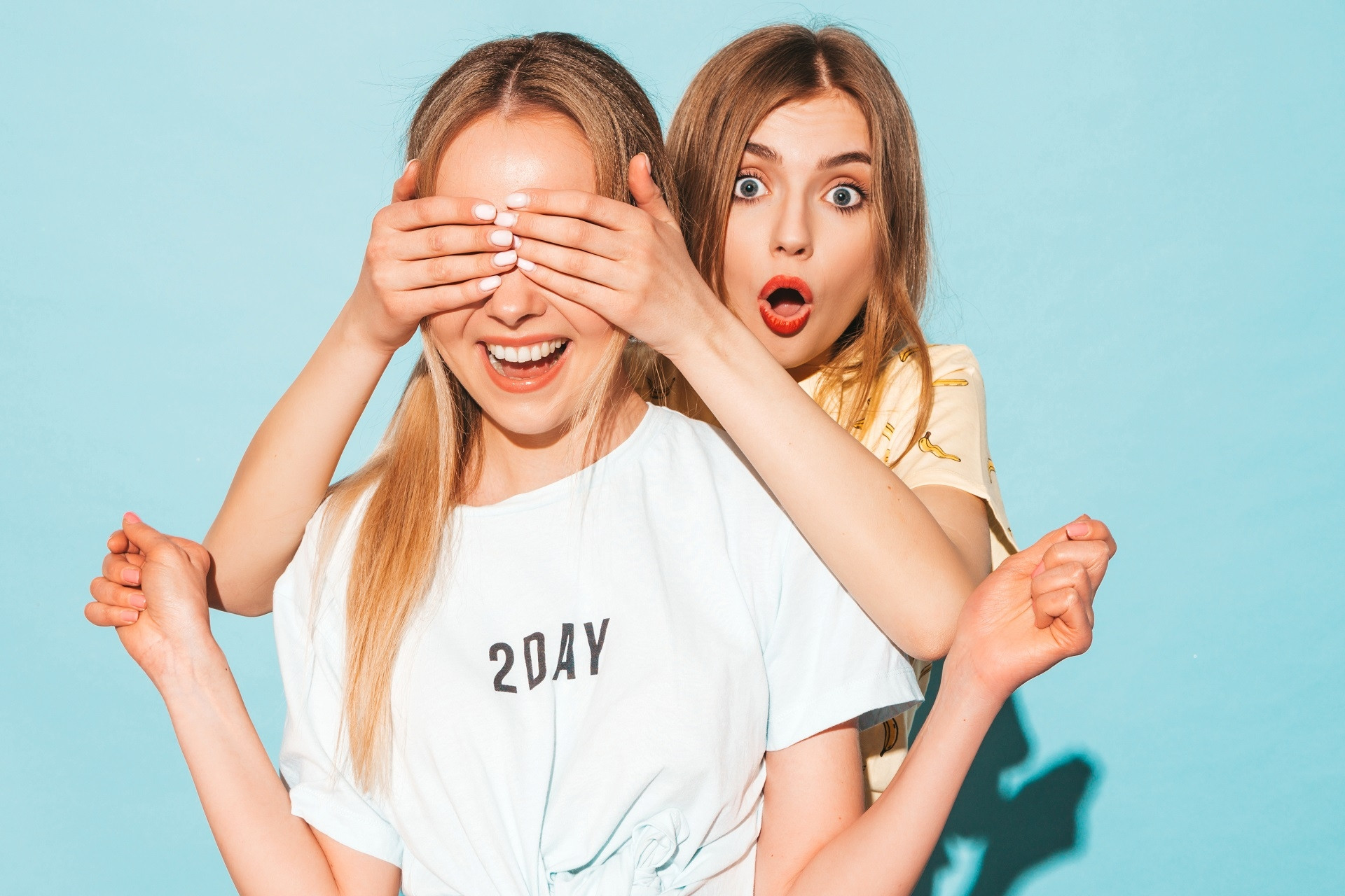 Những lời nói dối ngày Cá tháng Tư hài hước, nhiều người bị mắc lừa